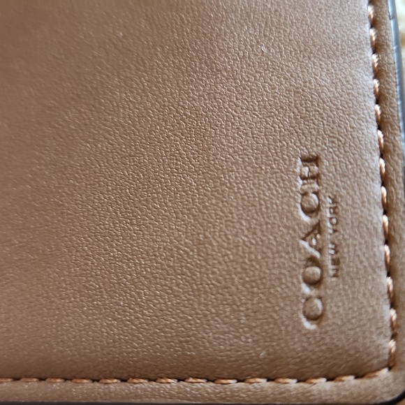 Gorgeous NWOT Coach Signature Wildflower Bi-fold Snap Front Wallet 🩷🌼 - Picture 13 of 16